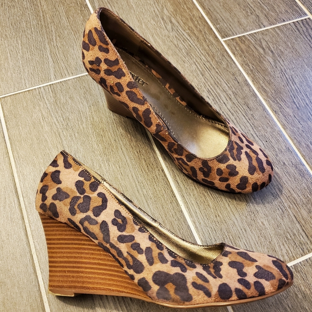 Dexter wedge leopard heels